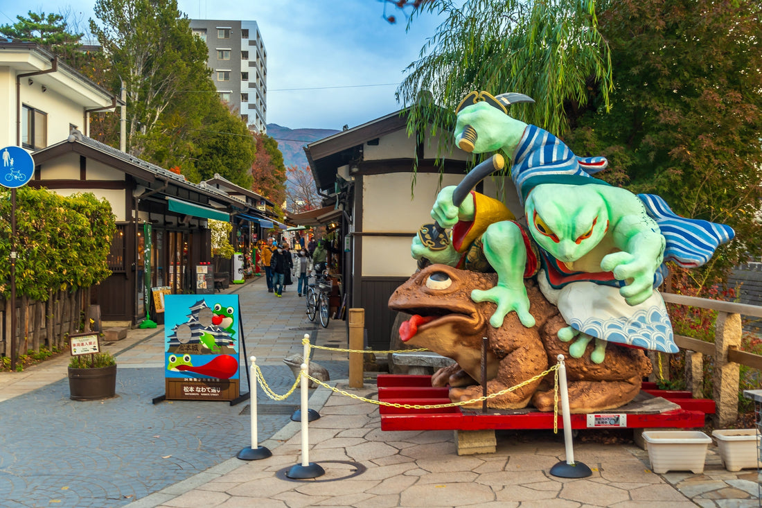 De la poésie à l'art : La grenouille, muse discrète du Japon
